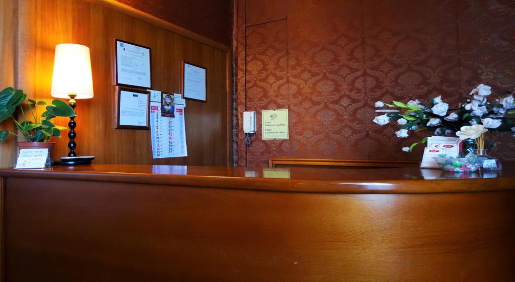 Hotel Cristina Rome Bagian luar foto