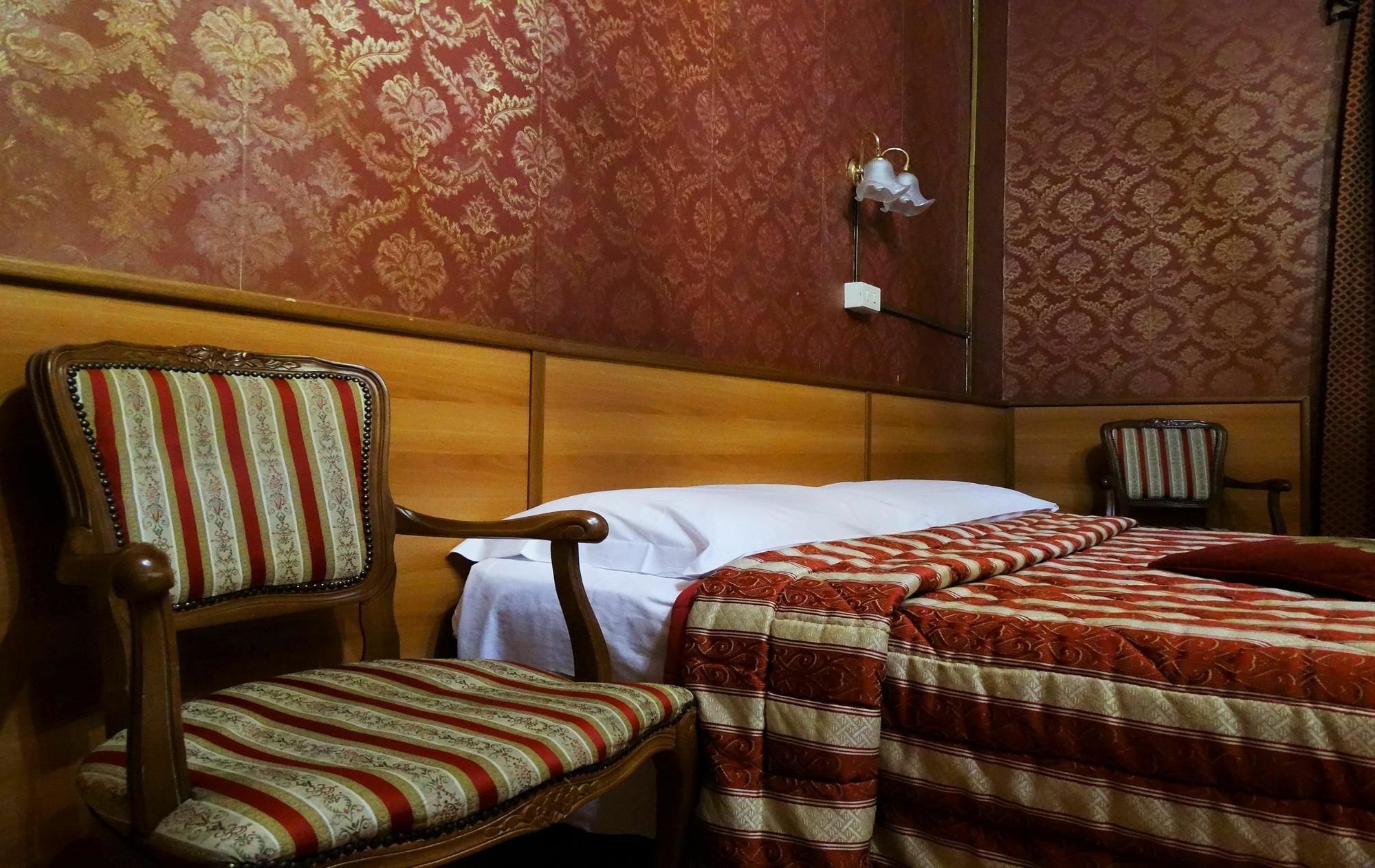 Hotel Cristina Rome Bagian luar foto